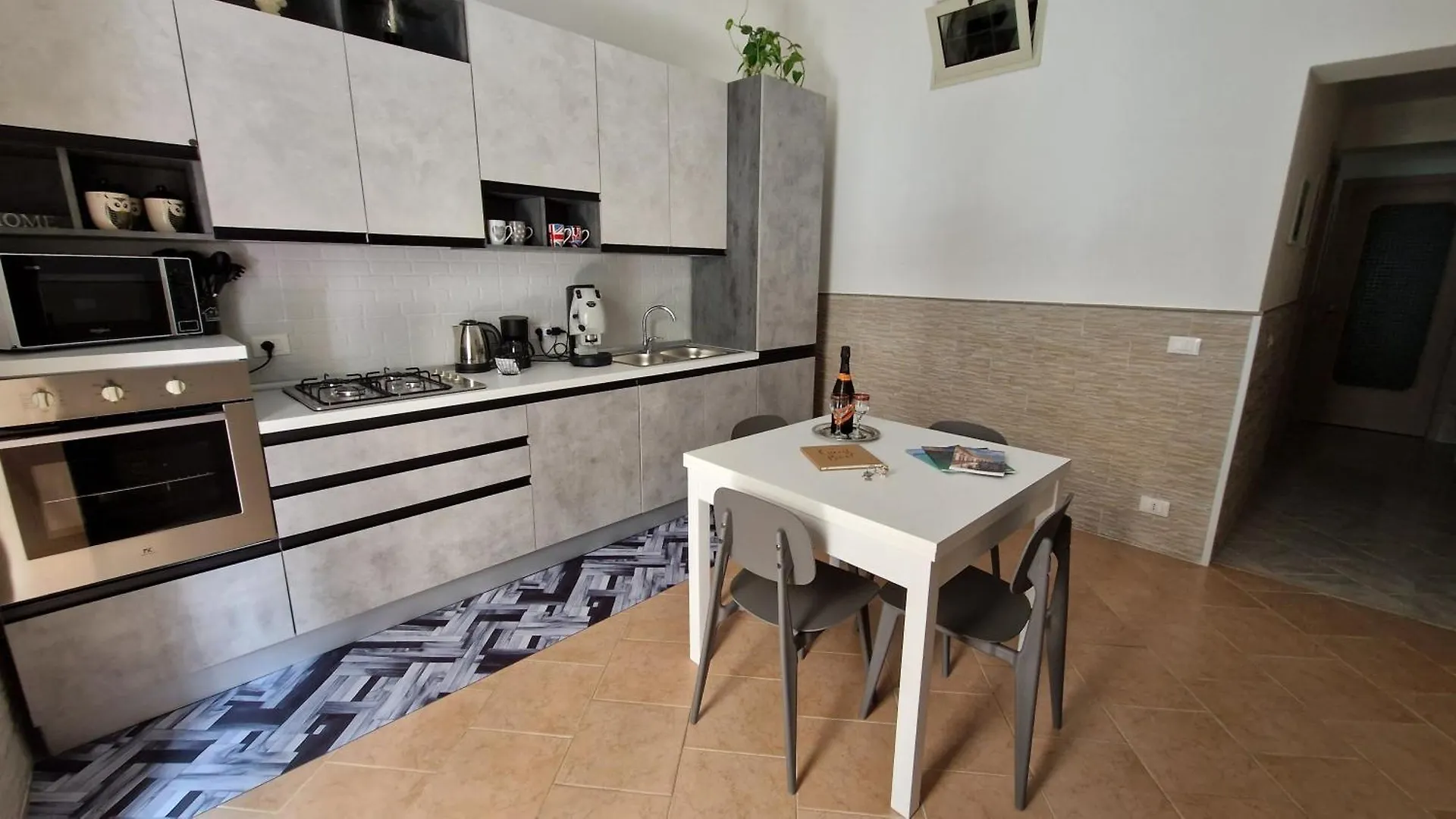 The Brothers House Appartamento Alla Zisa باليرمو 0*,